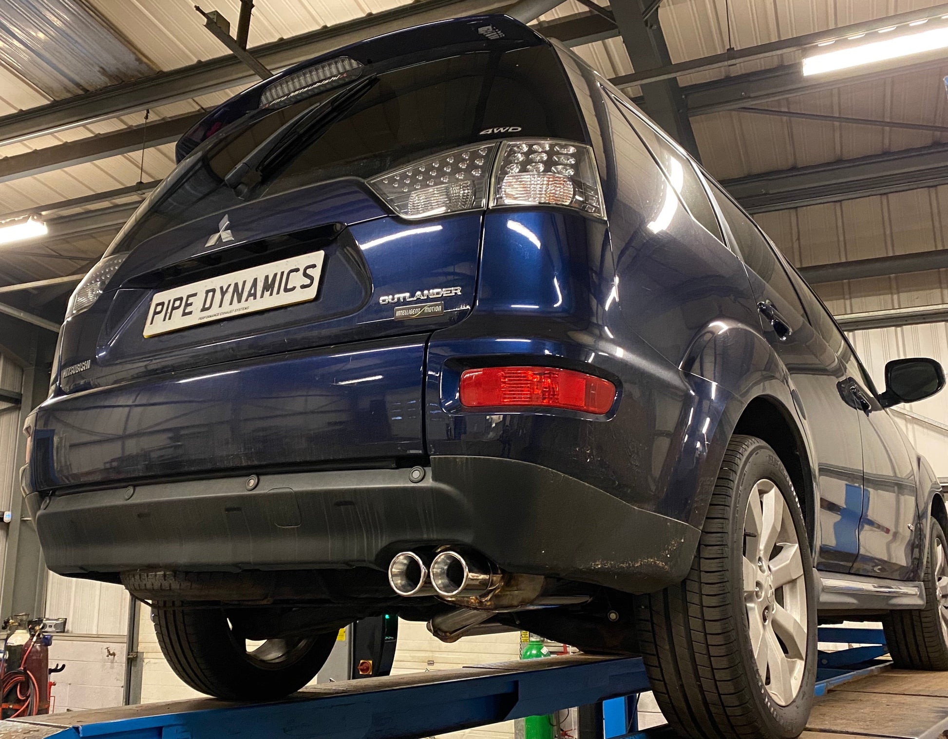 Mitsubishi Outlander 2.3 DI-D 2010-2013 175bhp 4WD  - Replacement exhaust from DPF back (middle and Rear) - Pipe Dynamics